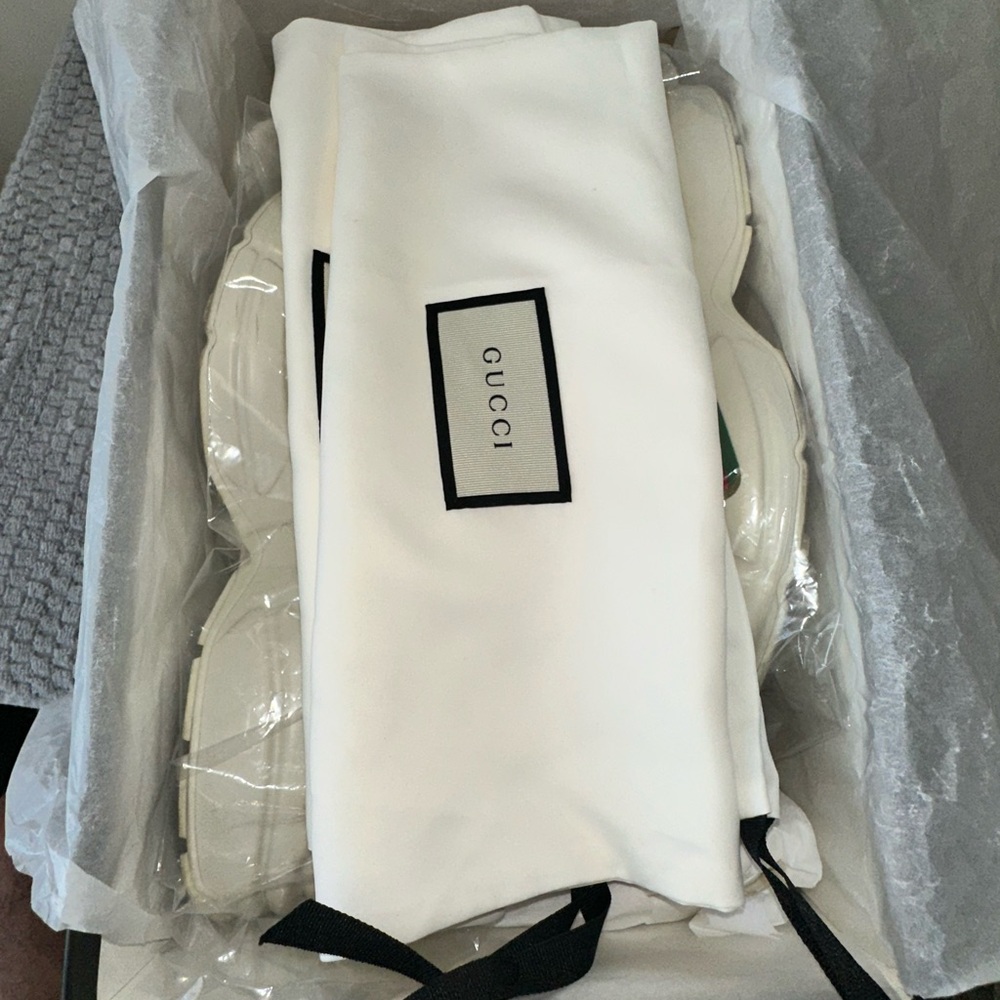 Gucci Rhyton Women’s Sneakers - Picture 4 of 5